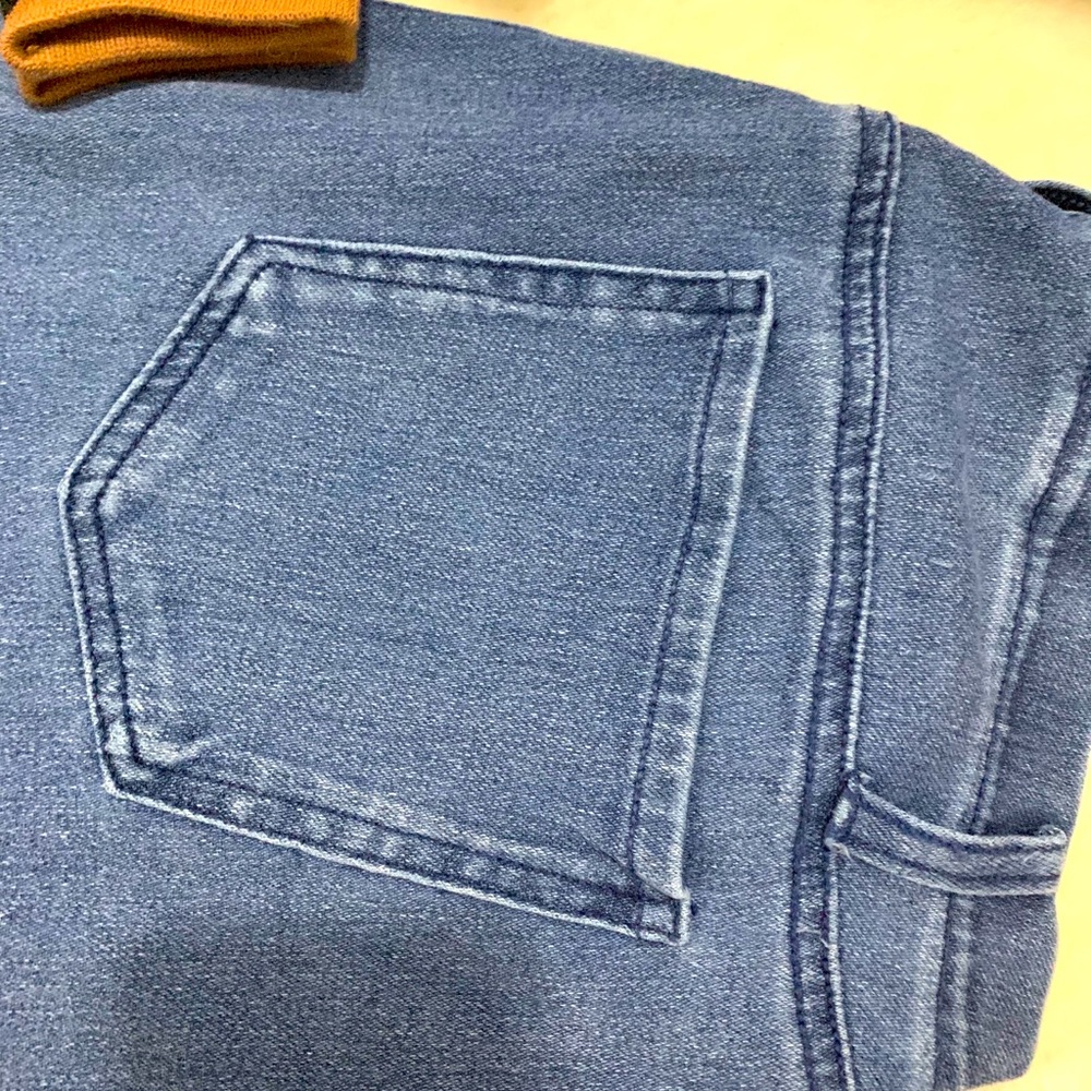 JEANS - Picture 2 of 6